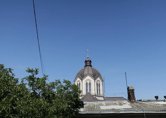 затишна в центрі одеси на караванського *