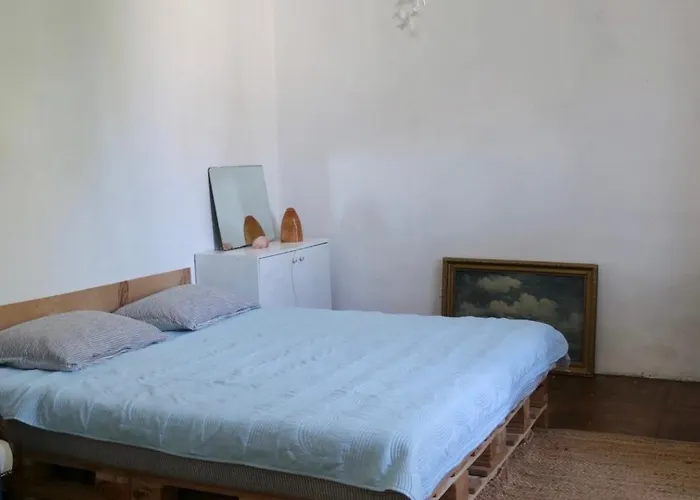 затишна в центрі одеси на караванського Odessa