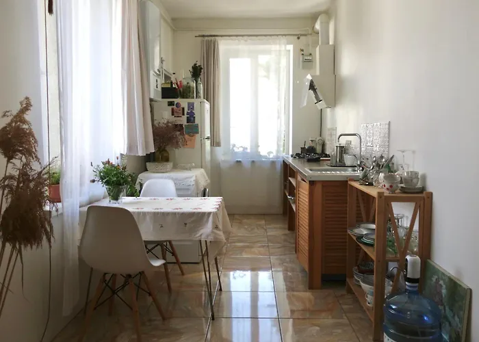 затишна в центрі одеси на караванського