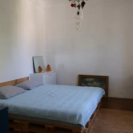 Apartment затишна в центрі одеси на караванського Odesa