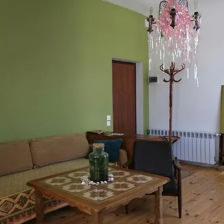 затишна в центрі одеси на караванського Apartment