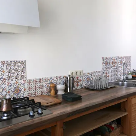 затишна в центрі одеси на караванського Apartment