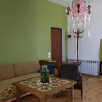затишна в центрі одеси на караванського Apartment